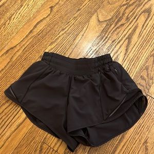 Lulu Lemon Hotty hot size 2 black shorts
